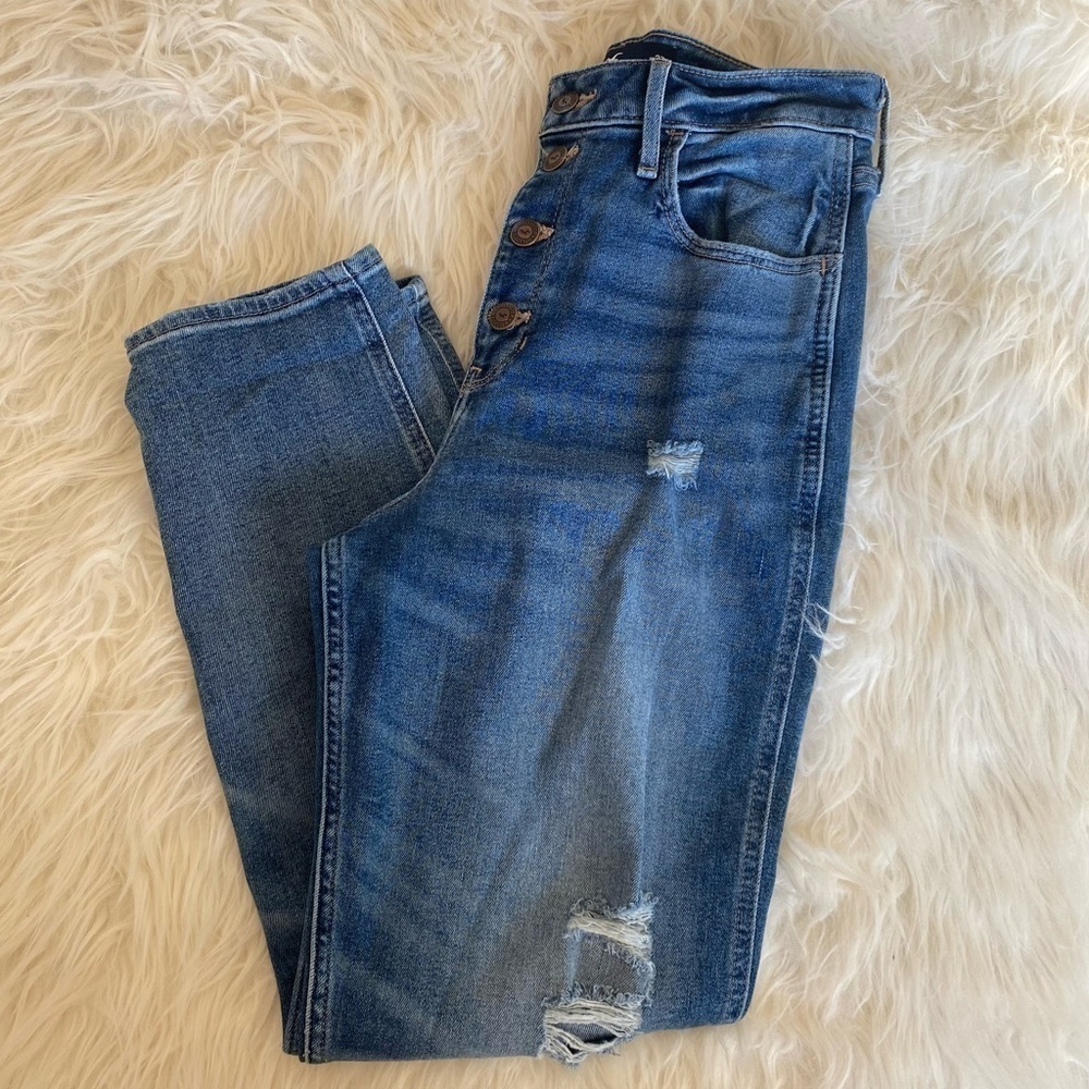 Hollister Women's Ultra‎ High-Rise Mom Jeans Distressed Button Up Closure 5R